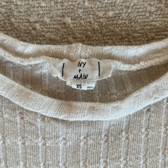 White crop top - Picture 3 of 3